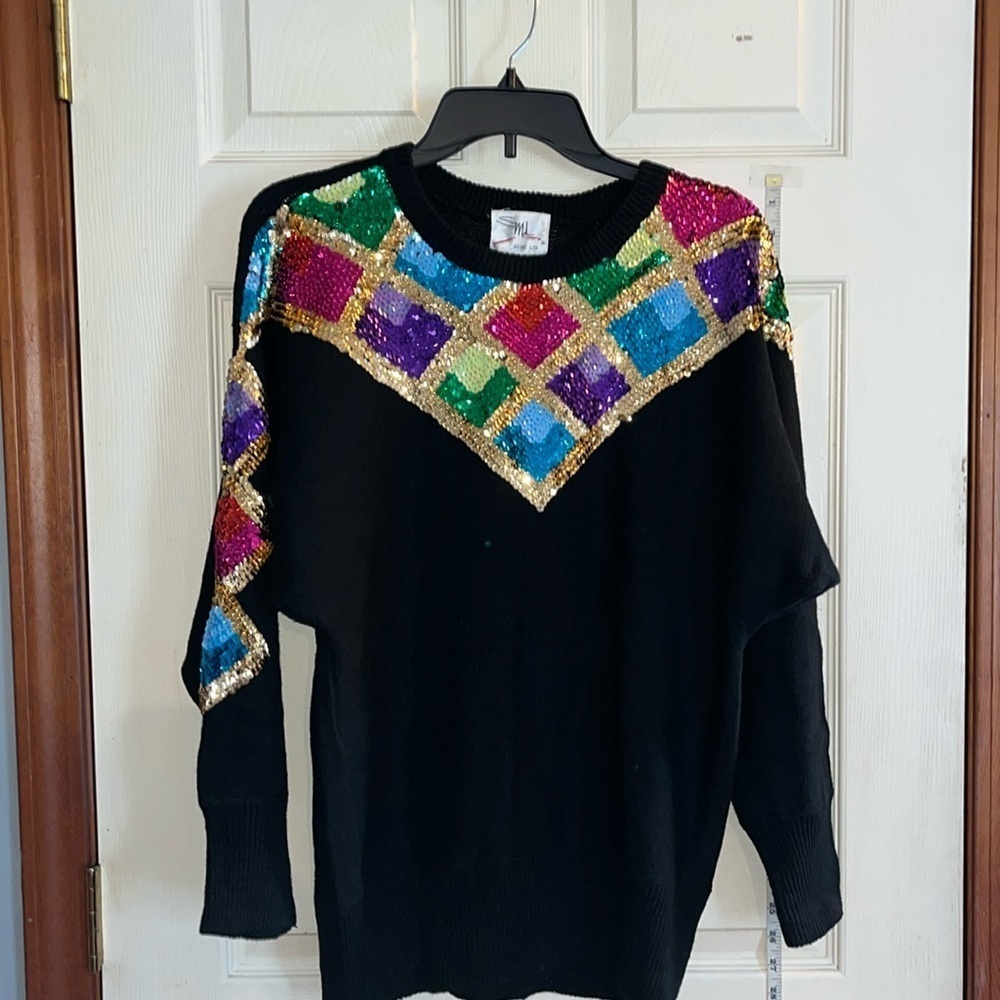 VTG-SML Sport-S-black-Colorful, embellished, sequence, crewneck, knit, sweater.